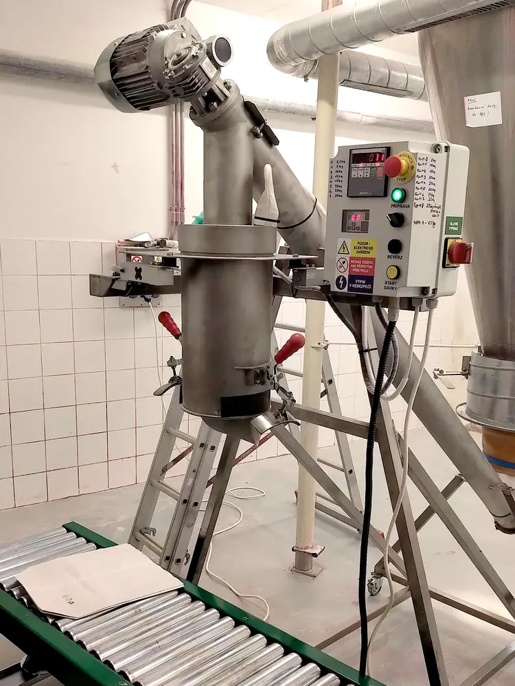 Šnekový dávkovač do pytlů